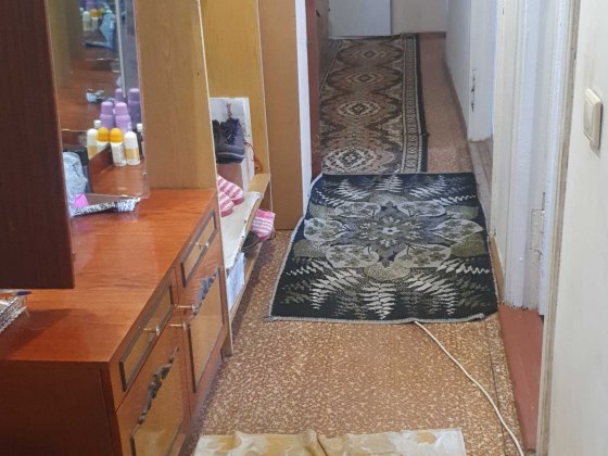 здам кімнату в 4- кімнатній квартирі