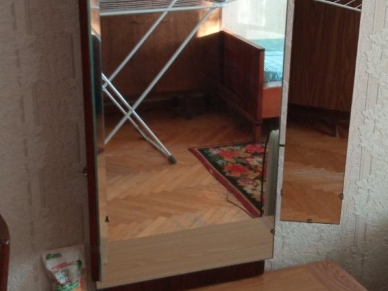 Сдам комнату для одной девушки возле метро Дарница Погреби