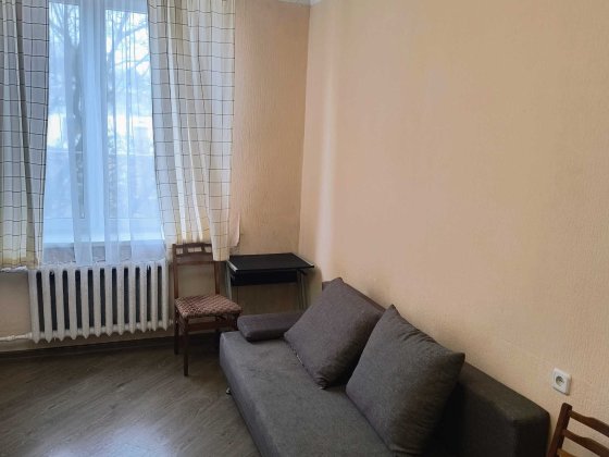 Здається кімната в гуртожитку поряд м. Звіринецька