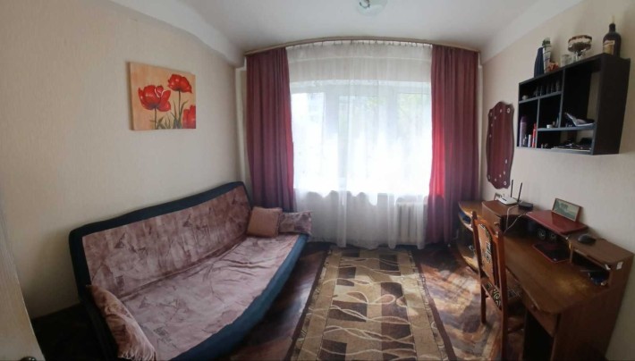Здаєтся під оренду кімната в комунальній 3-кімнатній квартирі без господарів м. Житомирська - фото 1