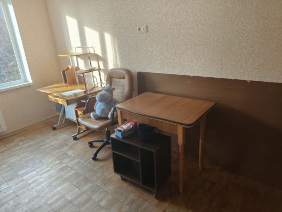 Сдам кімнату в трикімнатнії квартирі