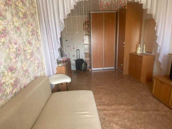Здається кімната в блочному гуртожитку по вулиці Азербайджанська поряд метро Чернігівська