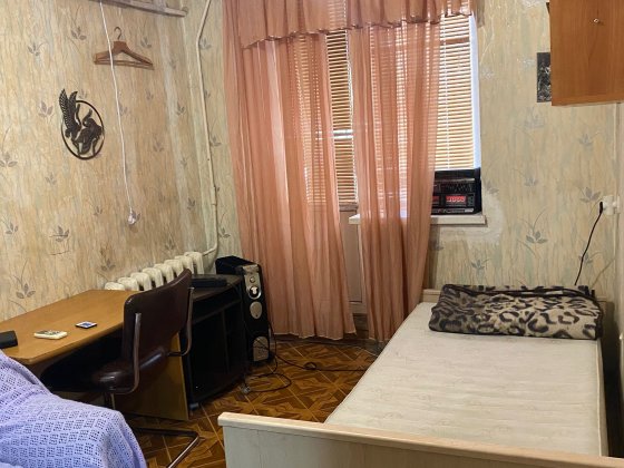 Сдам комнату в 3 х ком квартире в центре. Собственница
