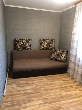 Здається кімната для ДІВЧИНИ СТУДЕНТКИ в гарному стані - фото 1