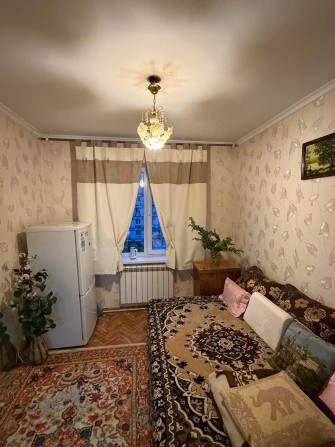 Здам окрему  кімнату 10 кв метри в 3-х кімнатній квартирі на жм Тополя -3, буд. 47. - фото 1