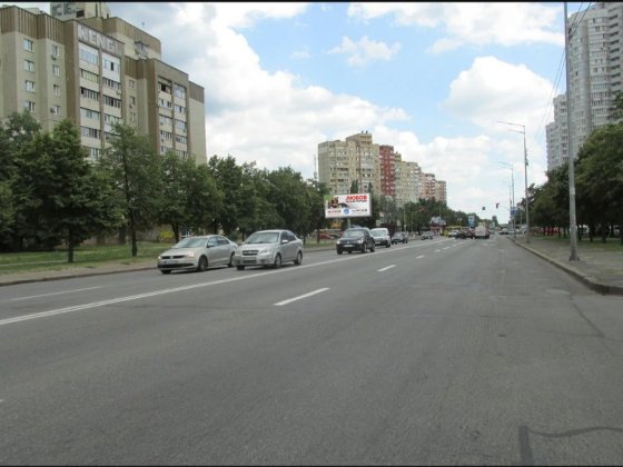 Здам велику кімнату з балконом та гардеробом перехрестя вул Харківське шосе та вул Тростянецька