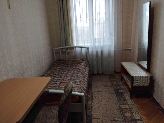 Комната под ключ БЕЗ ХОЗЯЕВ  для 1 чел. м.Черниговская ( ул.А.Лазаревского 2)