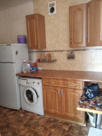 Комната в общежитии(центральный рынок) - фото 1