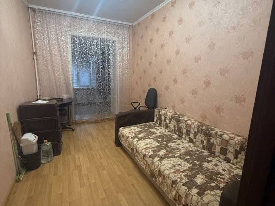 Кімната  в 3х еімнатній комунальній квартирі Гарна  локація ! 1 ст Люстдоріськоі дороги !