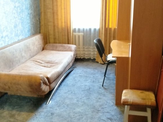 Оренда кімнати на Воскресенці поряд із ТРЦ "Квадрат".