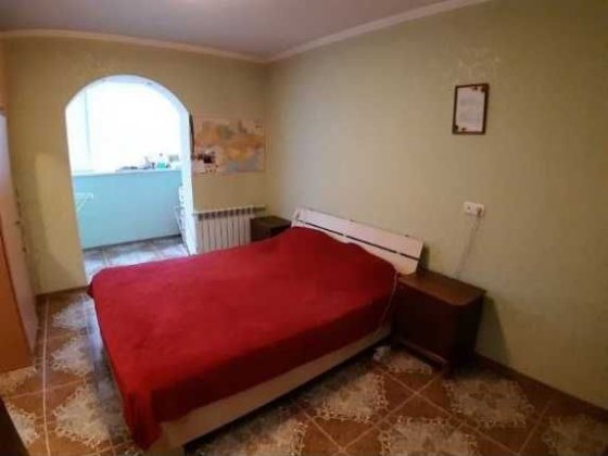 Кімната для дівчини на Таїрово. Довгостроково. Без комісії.