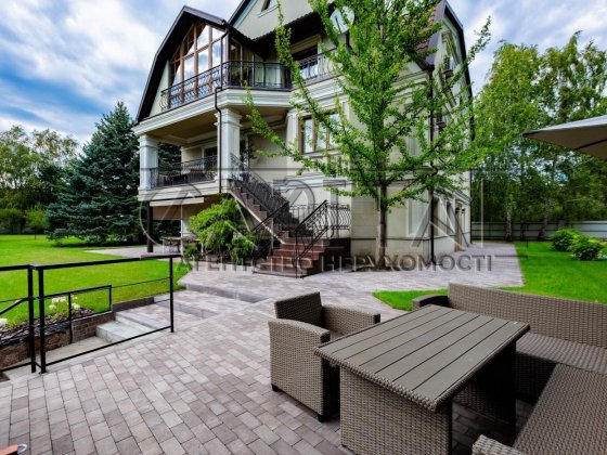 Преміум-резиденція 590 м² у «Золотих Воротах», Конча-Заспа | 15 соток, вихід до води, гостьовий буди Козин