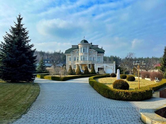 Оренда 4-х поверхового будинку 800м2, Іванковичі. Иванковичи