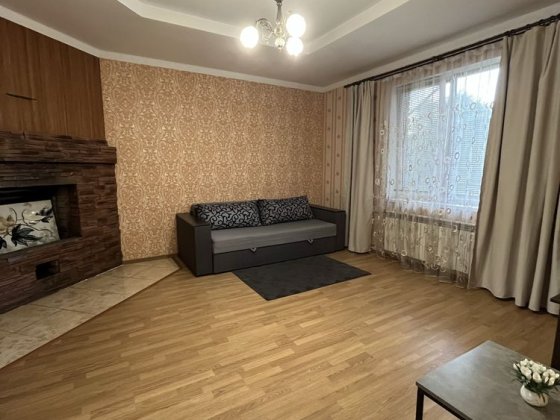 Здам однокімнатну частину будинку  з парковкою світлом без доплат Бровары