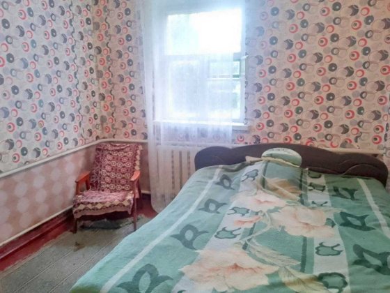 Здам в оренду 1\2 частину будинку на 5-ти кутах, дві окремі кімнати, 4500грн. за все (разом з комуна Чернігів