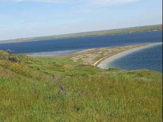 Здаеться будиночок на березi Телегульського лиману. Одесса