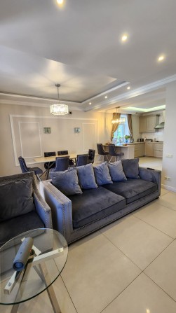Аренда ДОМА в Совиньоне,  280м²,подвал,10 сот - фото 1