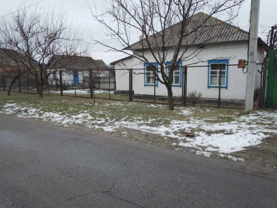 Продам будинок на березі Дніпра власний берег річки 25 соток землі