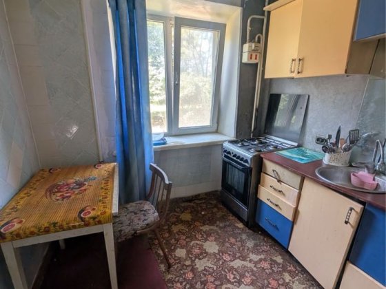Оренда двокімнатної квартири перший поверх Славянск