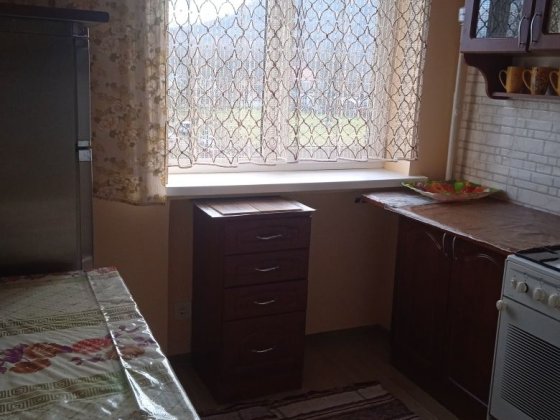 Здається 1-кімнатна квартира Тячів 200$. Тячев