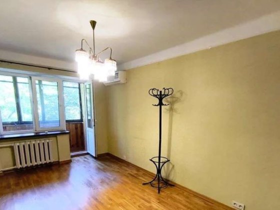 Продаж 2-к квартири вул. Василя Овсієнка 4