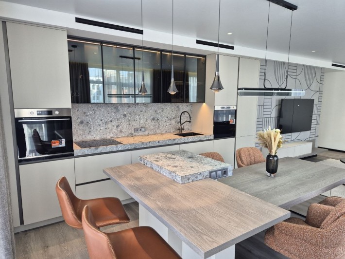 Продаж 3-кімнатної квартири 110 м² у ЖК «Файна Таун» — без комісії % - фото 1
