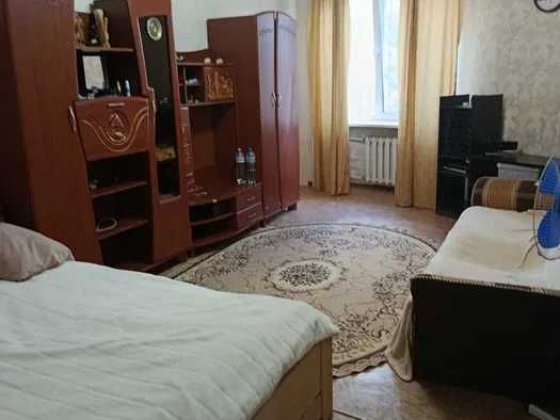 Однокімнатна квартира на тривалий термін, в Чат не писати! Дзвонити. Борисполь