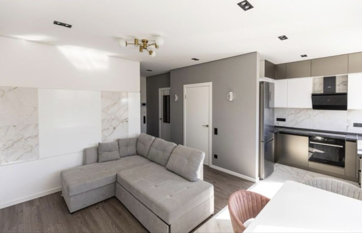 Оренда 3-кімнатної квартири 78 кв.м.  в ЖК Файна Таун , вул. Салютна, 2к1 - фото 1