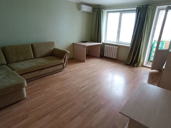 Простора 1-кімнатна квартира, Торгмаш Бровары