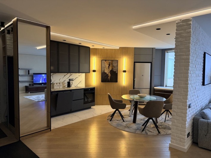 Центр, 3 кімнати, 104метри , 21 поверх- 69000грн - фото 1
