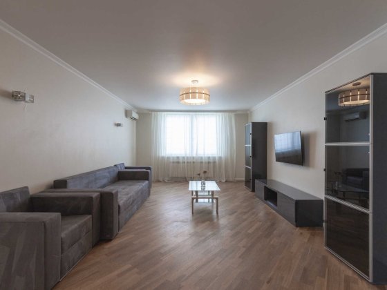 Здам в оренду 4-к квартиру 152м2 біля метро Осокорки, вул. Чавдар 3 Киев
