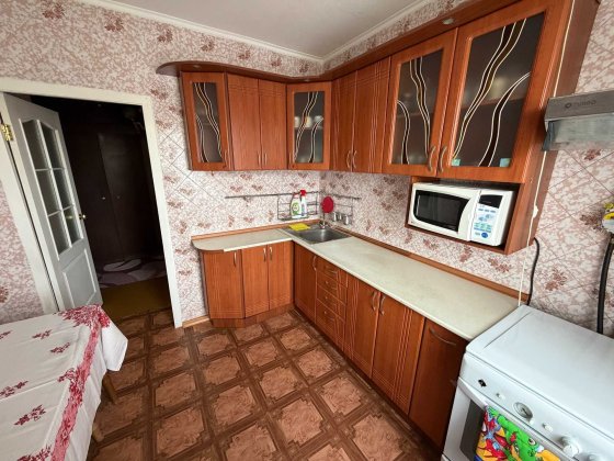 2-к квартиру, пр-т Бажана 9-А. Метро Харківська — 3 хвилини. Киев