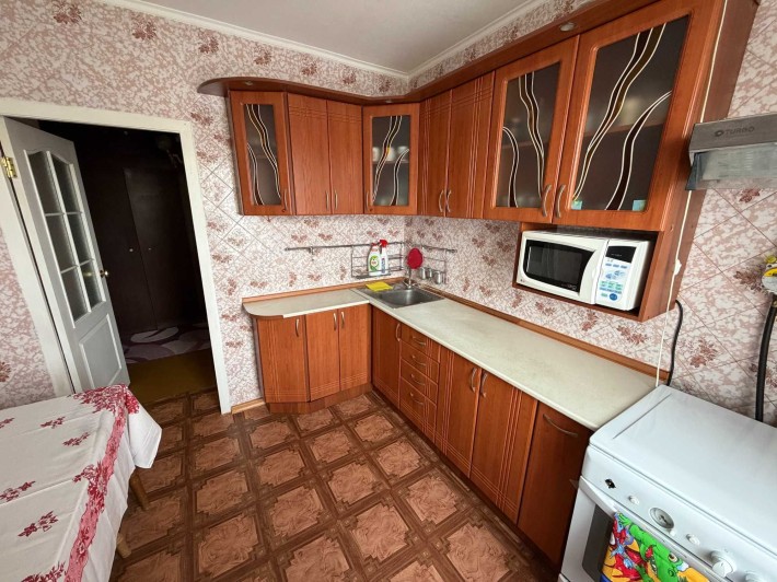 2-к квартиру, пр-т Бажана 9-А. Метро Харківська — 3 хвилини. - фото 1