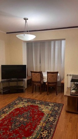Оренда 2 к, Київ, вул. Гришка, буд.10, с паркомісцем,м. Позняки - фото 1