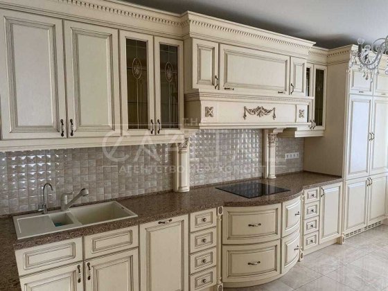 Оренда 5к квартири, вул. Дмитрівська, Шевченківський р-н Киев