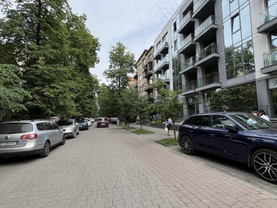 Здається квартира в парковій зоні, центрі міста .Вартість  з гаражем. Ивано-Франковск