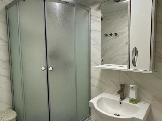 Дворівнева студія неподалік метро Брестейська Киев