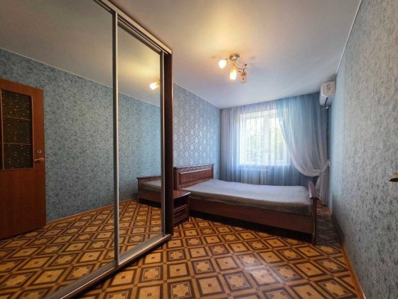 Оренда 3-кімнатної квартири в р-ні залізничного вокзалу Черкассы