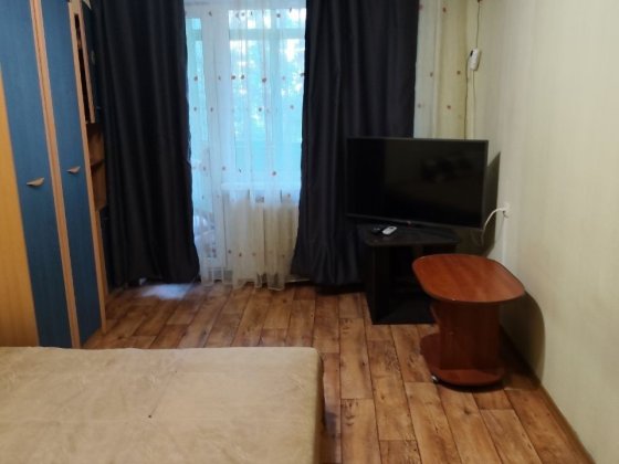 Сдам 1 ком.кв.Запорожского Казачества 10.000гр Запорожье