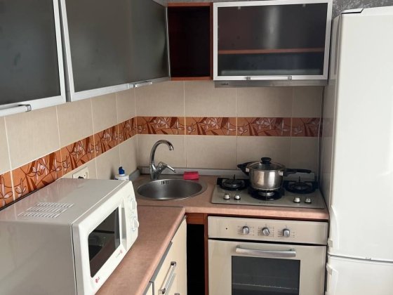 сдам 3 х к.кв.на Космосе для семьи Запорожье