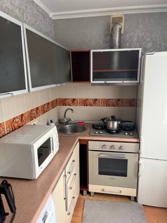 сдам 3 х к.кв.на Космосе для семьи - фото 1