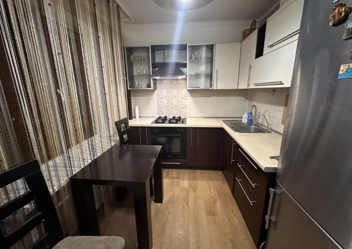 Оренда 3х кімнатної квартири у Комунарському р-ні (Комарова 27а) - фото 1