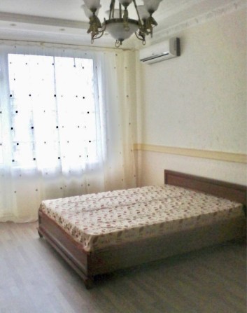 СДАМ 2 ком кв. В Новом Доме ЦЕНТР 2 БАЛКОНА ком РАЗДЕЛЬНЫЕ все есть - фото 1