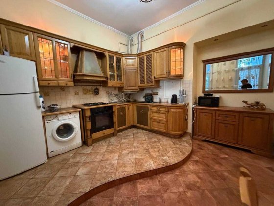 Оренда 3 кімнатної квартири в історичному центрі вул. Левинського Львов