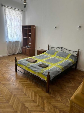 Оренда 2 кімнатної квартири у центрі Львова. вул. Братів Рогатинців. Кімнати ізольовані. Ціна 550 $ - фото 1