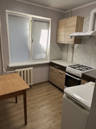 Сдам на длительный срок 3х. комн.квартиру  на ул. Космонавтов - фото 1