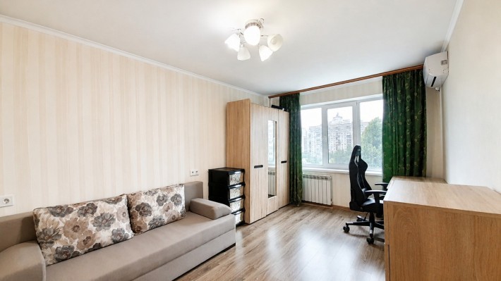 Продаж 1-к квартири, Левка Лук'яненка 1д (Маршала Тимошенка), метро Мінська, Оболонський район - фото 1