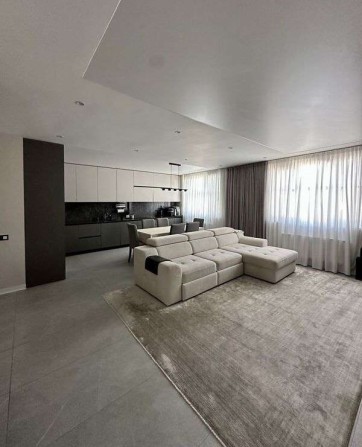 Продаж 5-к квартири вул. Федора Ернста 16в - фото 1