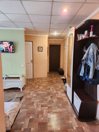Продам трехкімнатну квартиру студію в центрі міста - фото 1