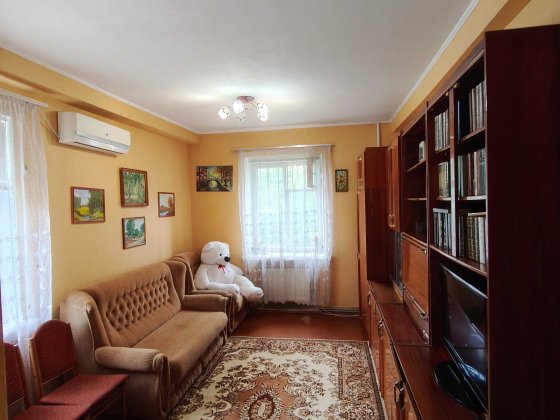 Продам 3-х кімнатну квартиру у центрі міста. Боярка